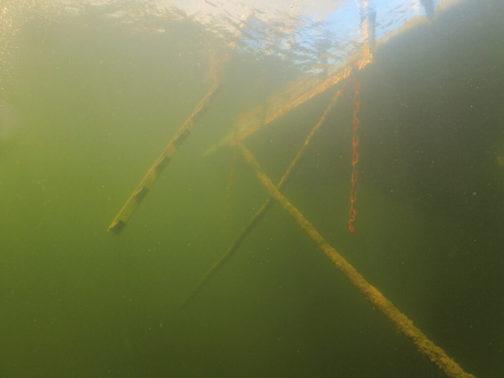Unterwasseransicht Tauchsteg